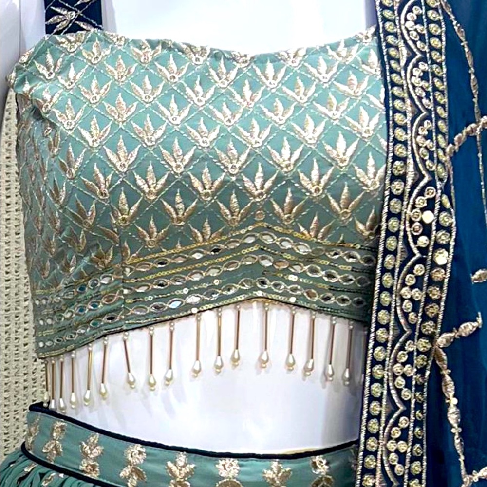 Matching Georgette Lehenga Choli Set with Kurta: Indian Wedding Outfit - Picture 2 of 2